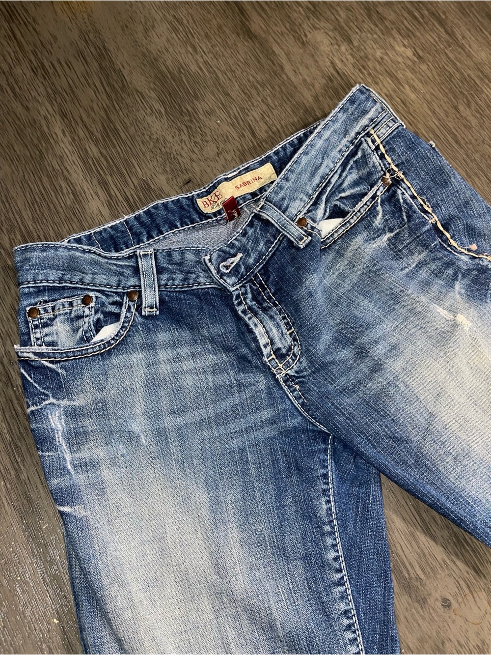 BKE Women's Blue Distressed Capris